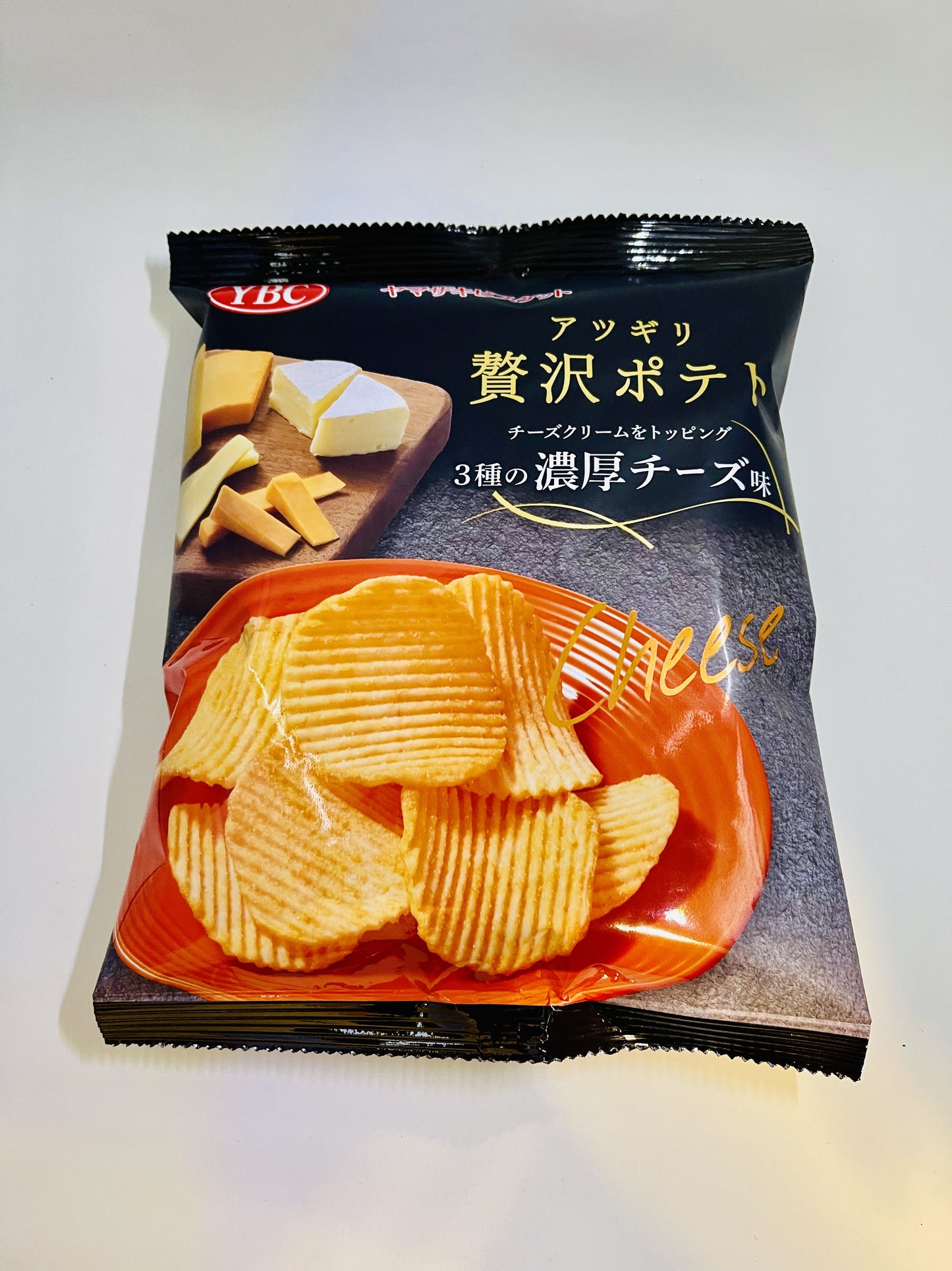 YBC ATSUGIRI ZEITAKU POTATO 3 SHU NO NOKO CHEESE 3 CHEESE POTATO CHIP